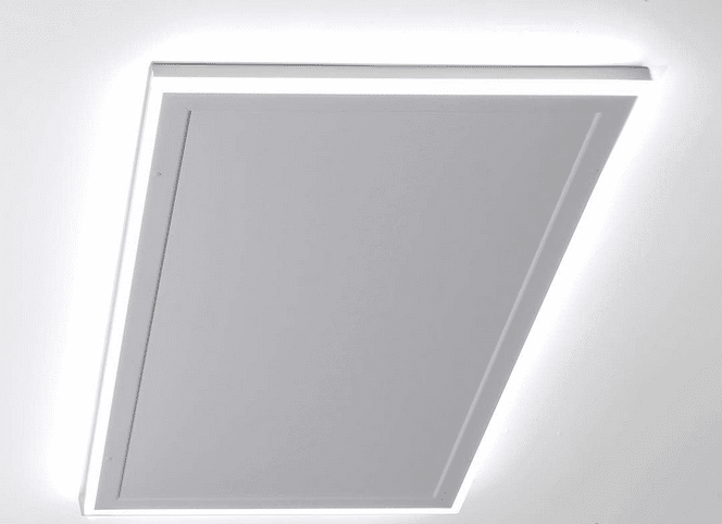 Ein Infrarotheizung spiegel mit licht